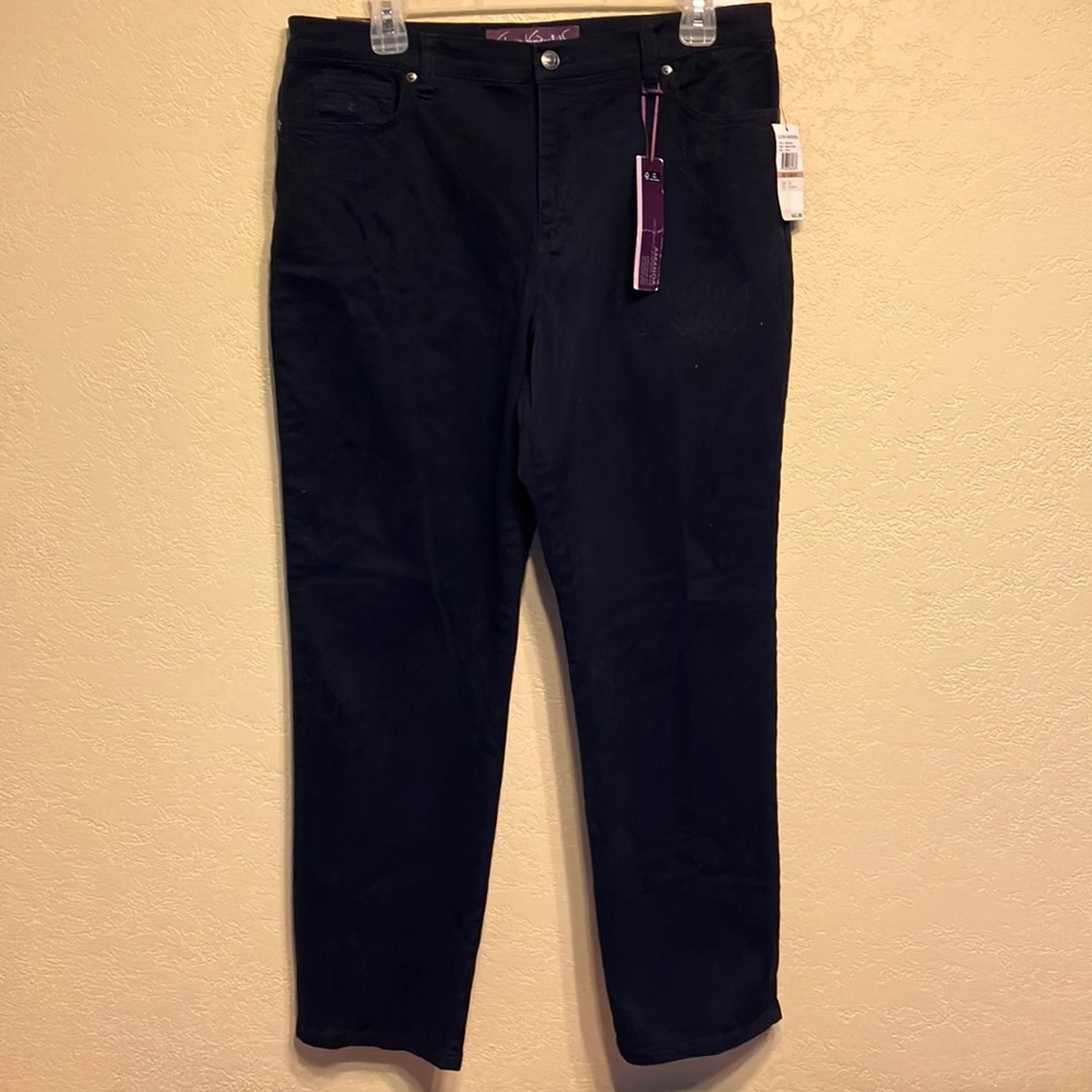 NWT 12 SHORT GLORIA VANDERBILT BLACK SLIMMING HERITAGE FIT SOFT TOUCH JEANS